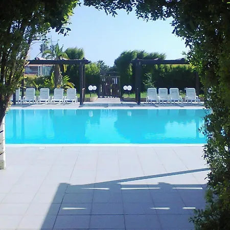 In With Swimming Pool * Borgia